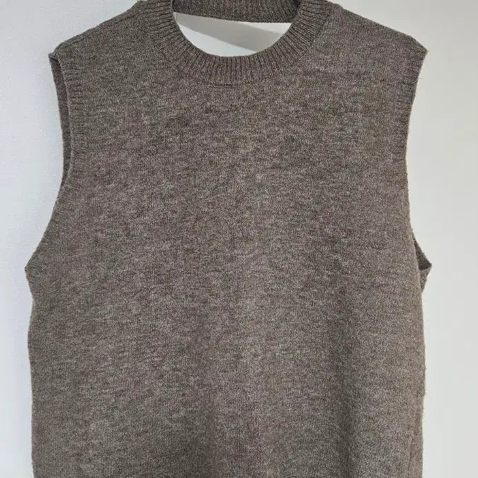 [BUNJANG] Unisex Point Knit Vest Brown / 백 포인트 니트 조끼 브라운