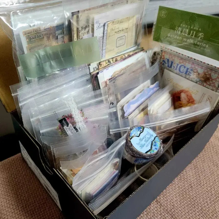 [BUNJANG] Vintage Scrapbooking Bundle Set (1,500 Sheets) & Leather Storage Pouch / 빈티지다꾸 가죽보관함(미개봉 새제품)&소분1,500장(새상품4개포함)