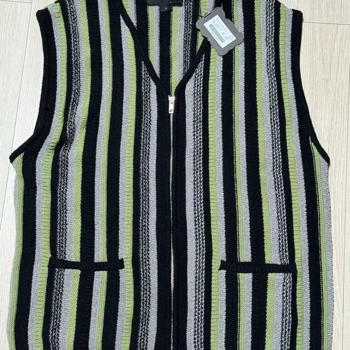 [BUNJANG] YESEYESEE Stripe Knit Zip-up Vest / YESEYESEE 스트라이프 니트 집업 베스트 (새상품/택있음)