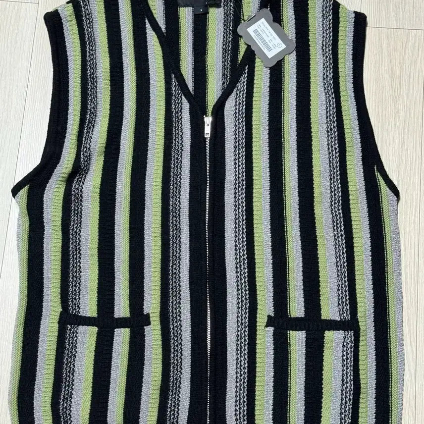 [BUNJANG] YESEYESEE Stripe Knit Zip-up Vest / YESEYESEE 스트라이프 니트 집업 베스트 (새상품/택있음)