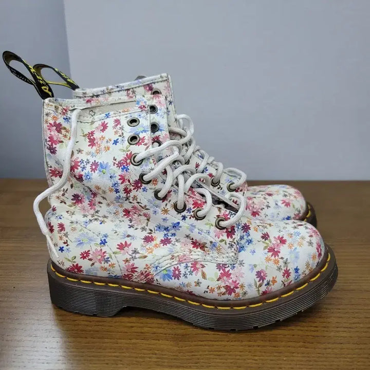 [BUNJANG] Dr. Martens Floral Print Boots / 닥터마틴 플로럴 프린트 부츠