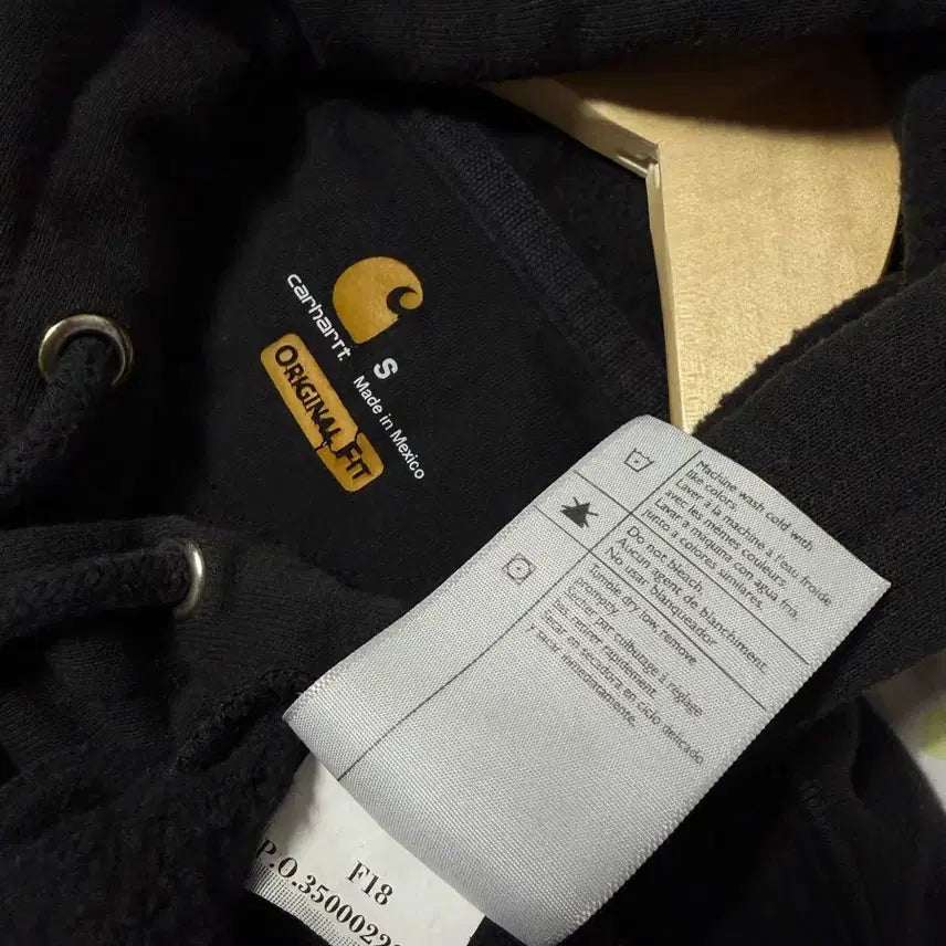 [BUNJANG] Carhartt K121 Black Hoodie (S Size) / Carhartt 칼하트 K121 블랙 후드티 S사이즈입니다