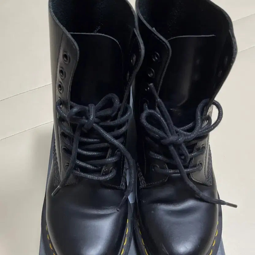 [BUNJANG] Dr. Martens 1460 Smooth Leather 8-Hole Boots Black EU36 / 닥터마틴 1460 스무스 가죽 8홀 부츠 블랙 EU36 (230mm)