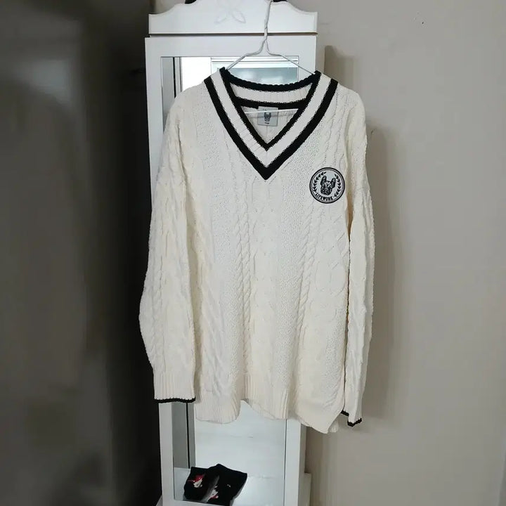 [BUNJANG] LifeWork V-Neck Cable Knit Ivory Sweater / 라이프워크 V넥 케이블 니트 아이보리 정품 105~110