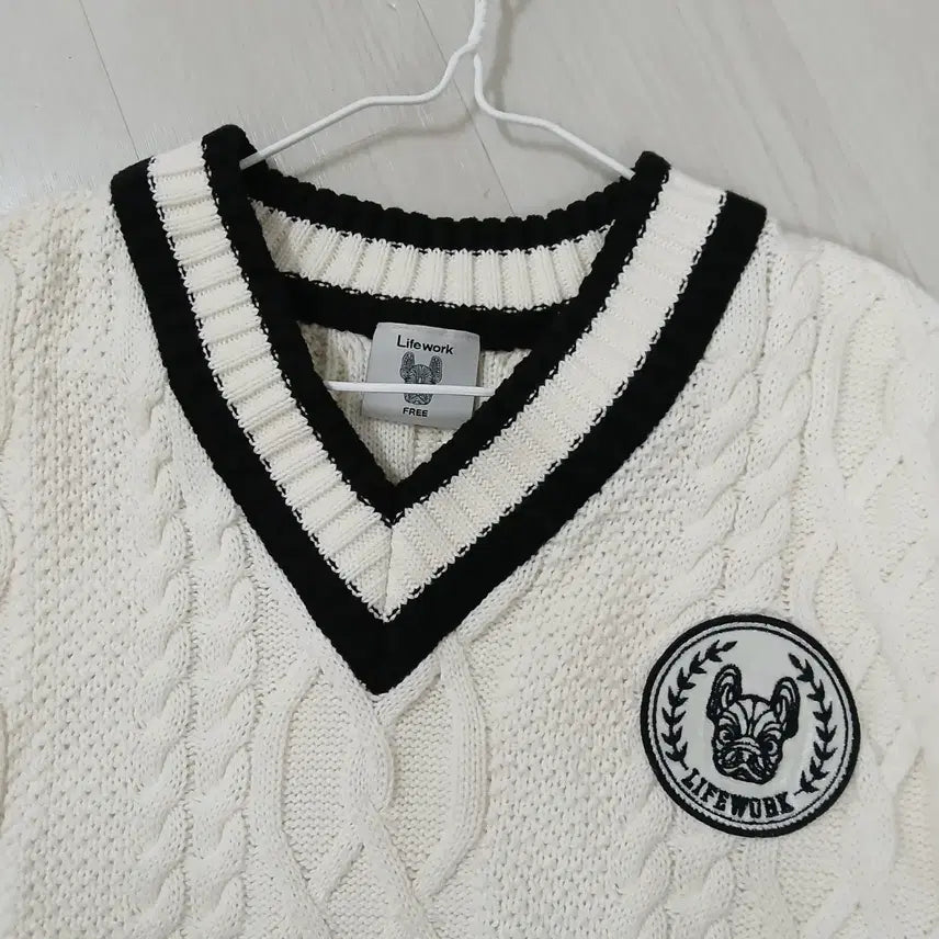 [BUNJANG] LifeWork V-Neck Cable Knit Ivory Sweater / 라이프워크 V넥 케이블 니트 아이보리 정품 105~110