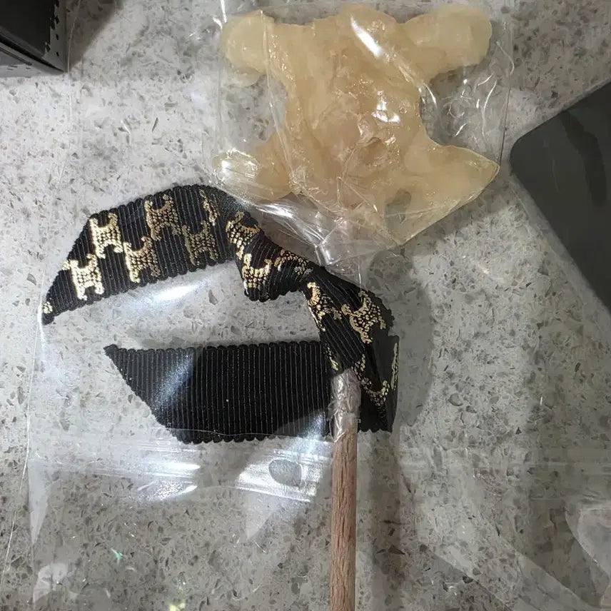 [BUNJANG] V (BTS) LAYOVER Gift Set (Bracelet + Sachet) / LAYOVER 공방 역조공 선물 세트 (팔찌 + 사쉐)