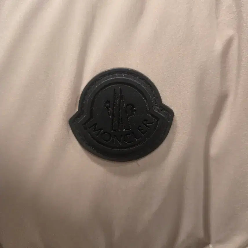 [BUNJANG] Moncler Team Seat Beige / 몽클레어 팀시트 베이지