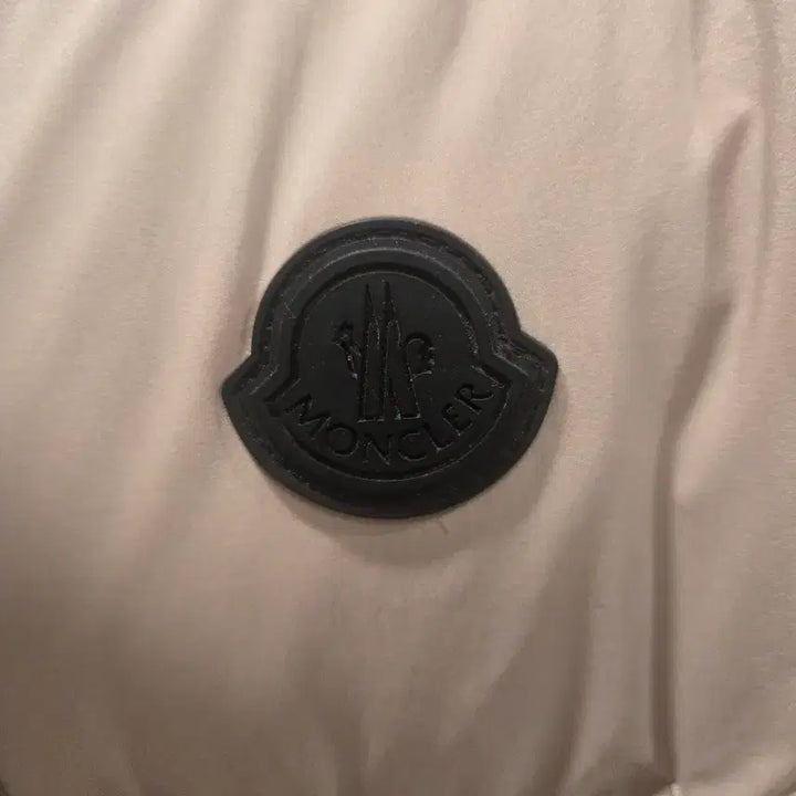 [BUNJANG] Moncler Team Seat Beige / 몽클레어 팀시트 베이지