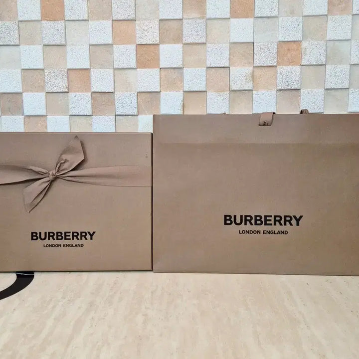 [BUNJANG] Burberry Gift Box Set / [백화점정품]버버리 박스+쇼핑백+리본+속지 풀구성품,버버리 가방,버버리