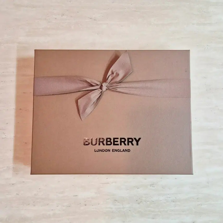 [BUNJANG] Burberry Gift Box Set / [백화점정품]버버리 박스+쇼핑백+리본+속지 풀구성품,버버리 가방,버버리