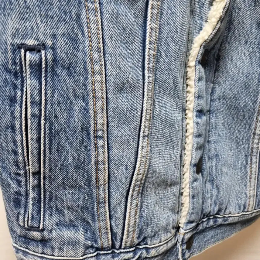 [SOLD OUT] 리바이스x미키마우스 쉐르파 트러커 자켓 S