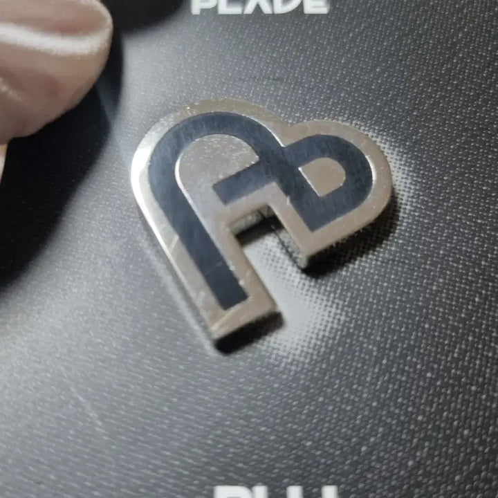 [BUNJANG] PLAVE Noah Samwe Keyring & Badge Bundle Set / 일괄) 플레이브 노아 삼왜 키링 플리 뱃지