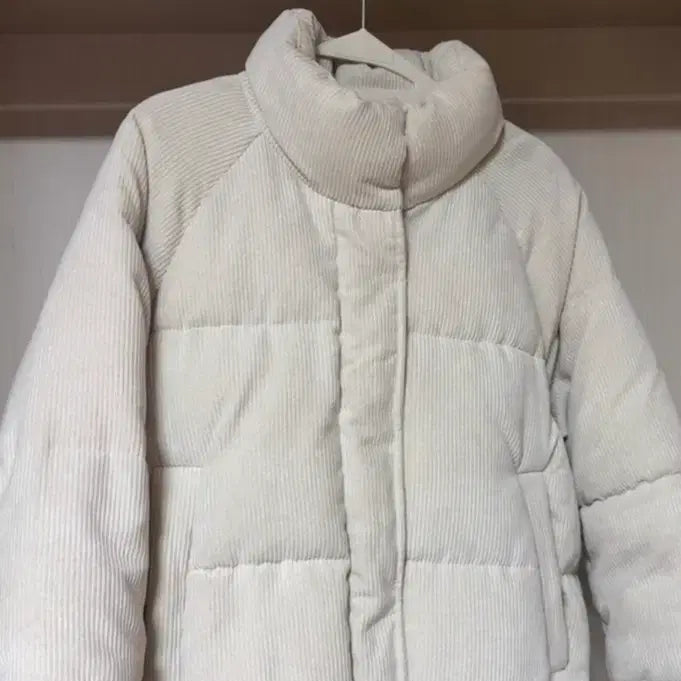 [BUNJANG] SPAO Pastel Puffer Corduroy Beige Jacket / 스파오 파스텔 푸퍼 코듀로이 베이지