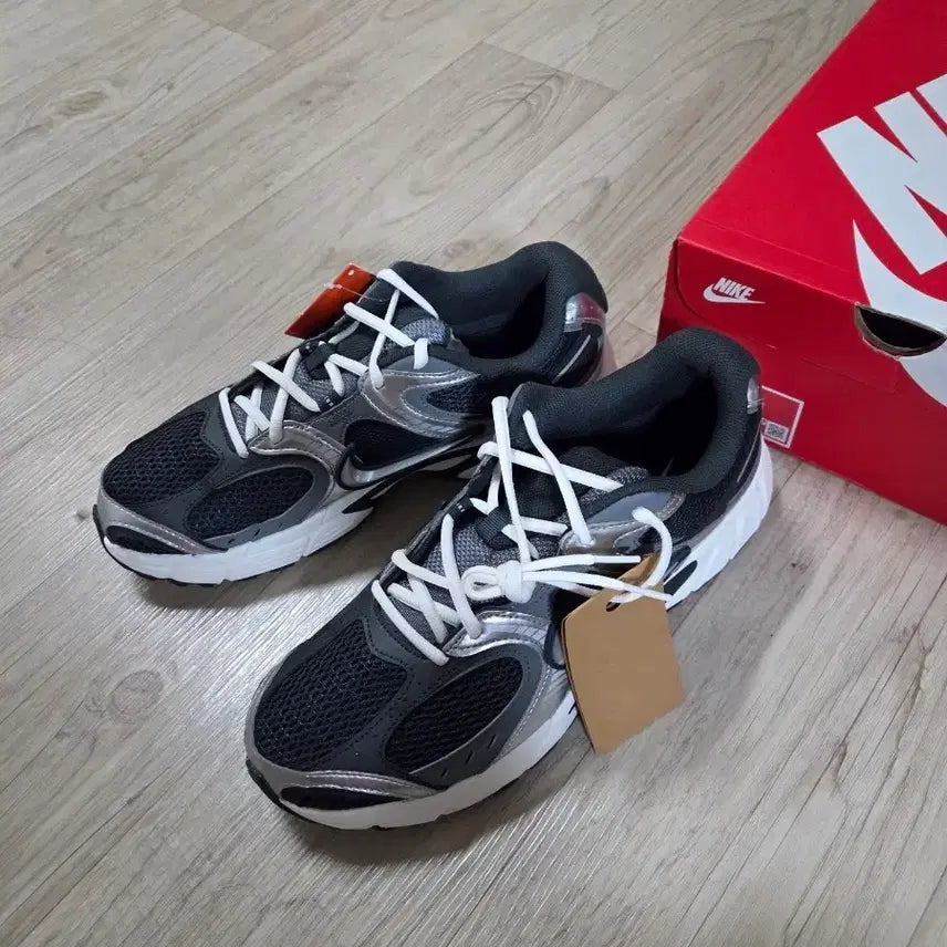 [BUNJANG] Nike v5 RNR Sneakers / 나이키 v5 RNR 285 새상품