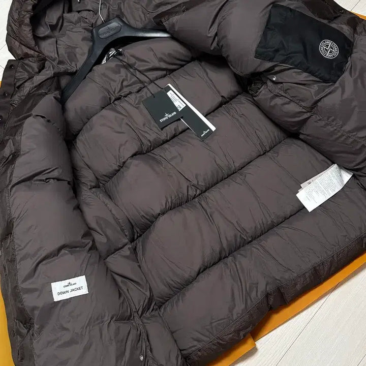 [SOLD OUT] 스톤아일랜드 스트라타 아이스 패딩 XXL(105-110) 새상품