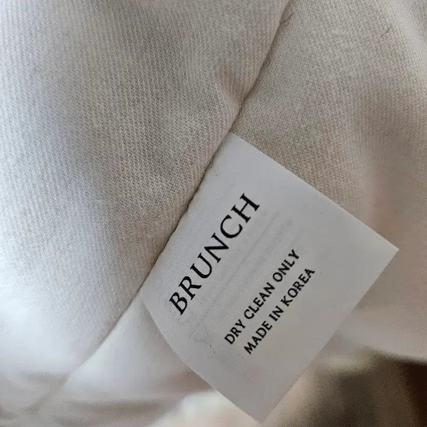 [BUNJANG] Brunch Boucle Collar Jumper (Beige) / 브런치 부클 카라 점퍼 (베이지)