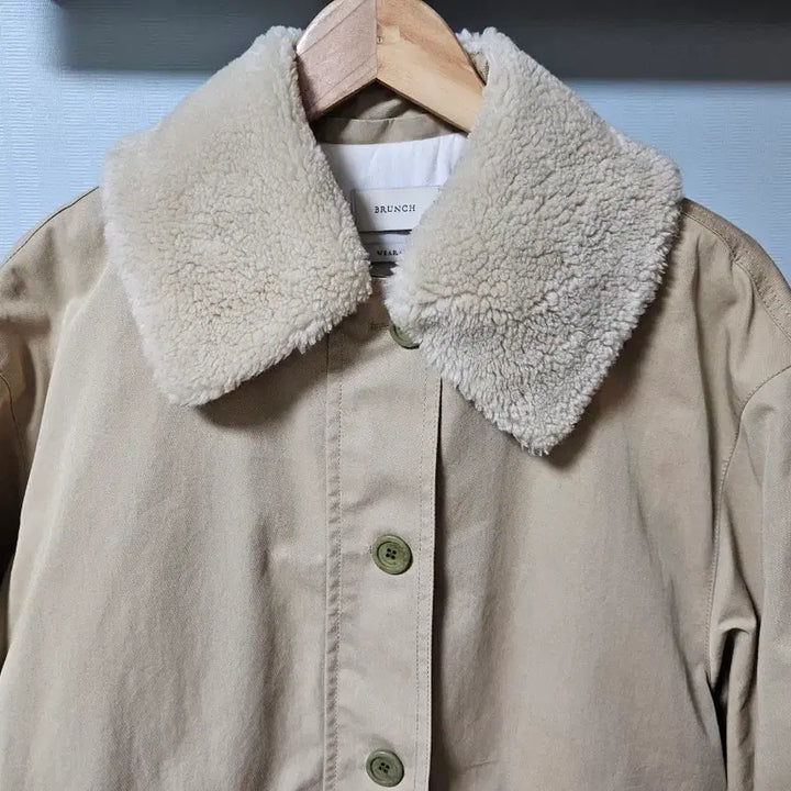 [BUNJANG] Brunch Boucle Collar Jumper (Beige) / 브런치 부클 카라 점퍼 (베이지)