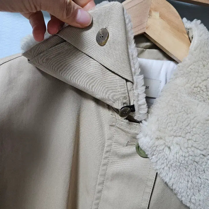 [BUNJANG] Brunch Boucle Collar Jumper (Beige) / 브런치 부클 카라 점퍼 (베이지)