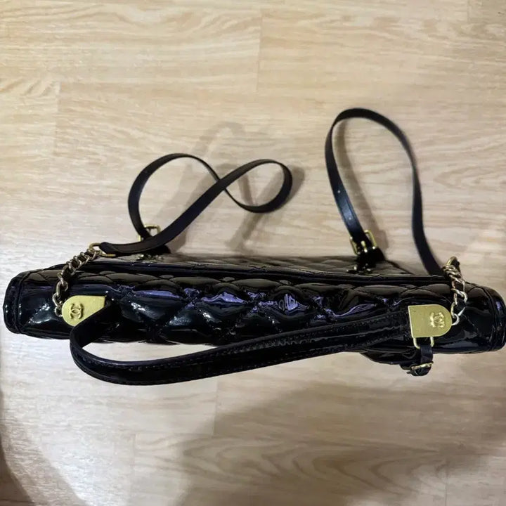 [BUNJANG] Chanel Backpack / 패이던트 샤넬 백팩