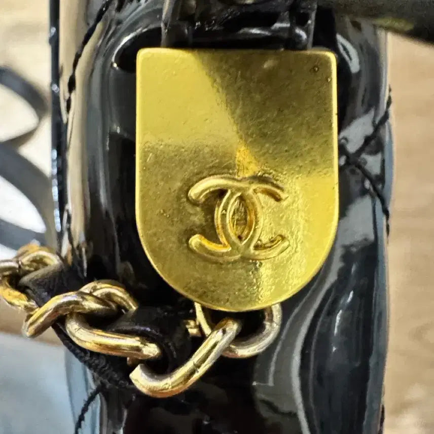 [BUNJANG] Chanel Backpack / 패이던트 샤넬 백팩