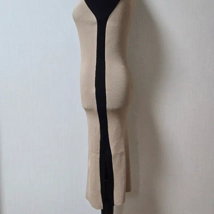 [BUNJANG] Beige and Black Color Block Knit Long Dress / 베이지+블랙  배색  니트 롱원피스