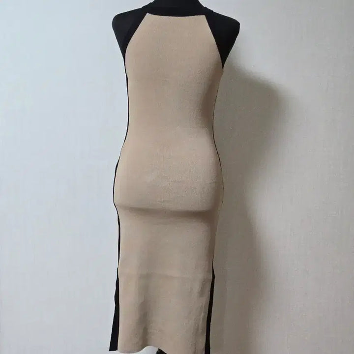 [BUNJANG] Beige and Black Color Block Knit Long Dress / 베이지+블랙  배색  니트 롱원피스