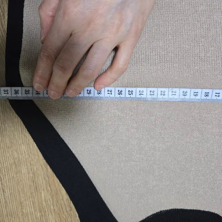 [BUNJANG] Beige and Black Color Block Knit Long Dress / 베이지+블랙  배색  니트 롱원피스