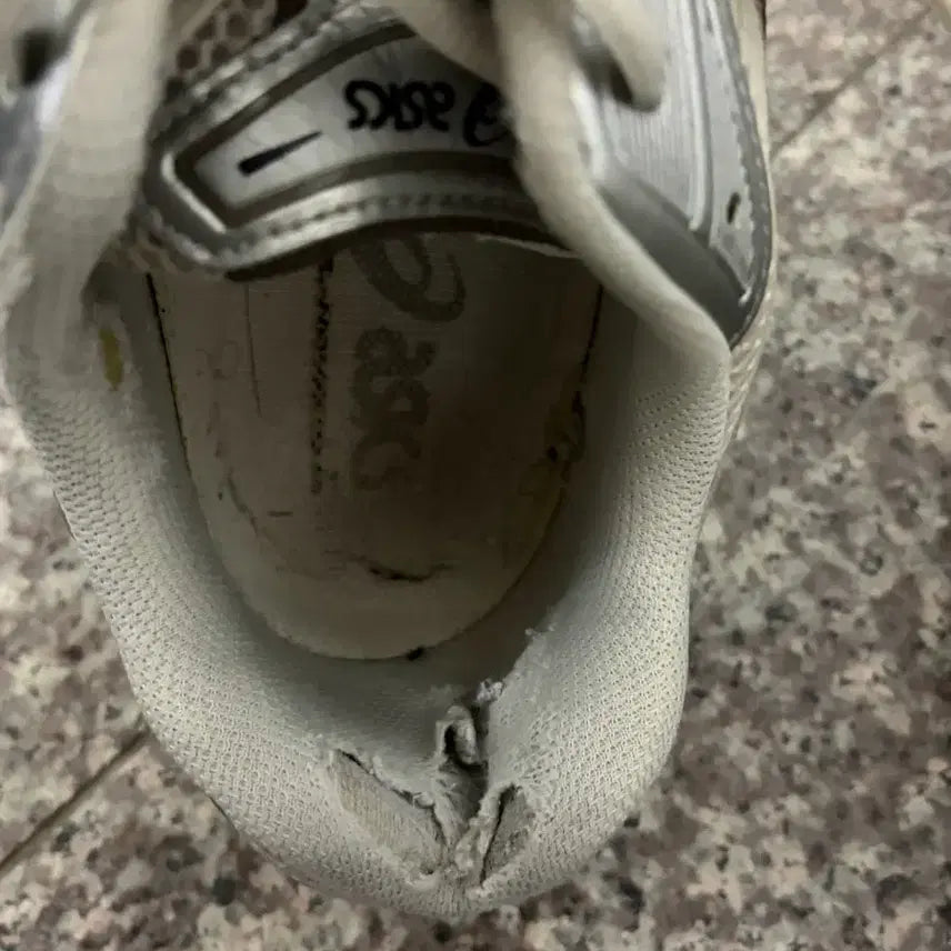 [BUNJANG] Asics Gel Kayano 14 Cream/Black 290 / 아식스 젤 카야노 14 크림/블랙 290