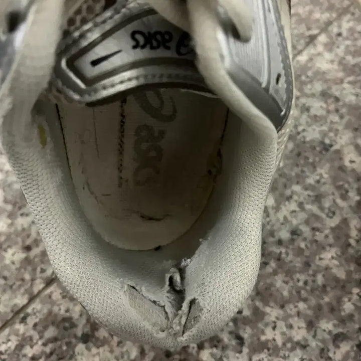 [BUNJANG] Asics Gel Kayano 14 Cream/Black 290 / 아식스 젤 카야노 14 크림/블랙 290