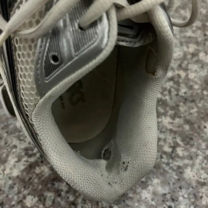 [BUNJANG] Asics Gel Kayano 14 Cream/Black 290 / 아식스 젤 카야노 14 크림/블랙 290