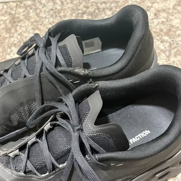 [BUNJANG] On Running Cloudmonster 2 Black Magnet / 온 러닝 PAF 클라우드몬스터2 블랙 마그넷