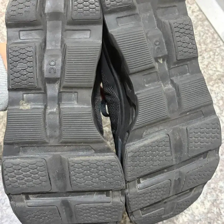 [BUNJANG] On Running Cloudmonster 2 Black Magnet / 온 러닝 PAF 클라우드몬스터2 블랙 마그넷