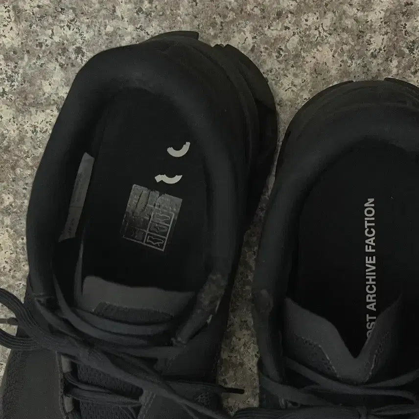 [BUNJANG] On Running Cloudmonster 2 Black Magnet / 온 러닝 PAF 클라우드몬스터2 블랙 마그넷