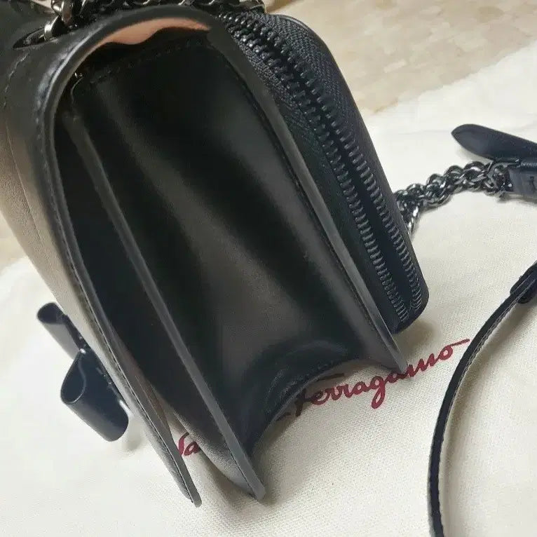 [BUNJANG] Ferragamo Chain Shoulder/Cross Bag / 페레가모 가방