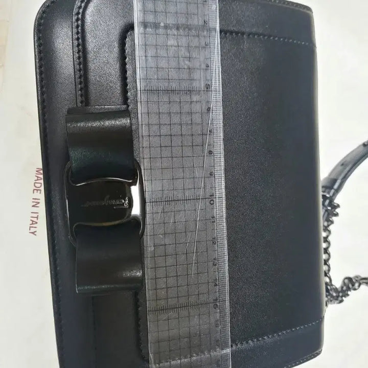 [BUNJANG] Ferragamo Chain Shoulder/Cross Bag / 페레가모 가방