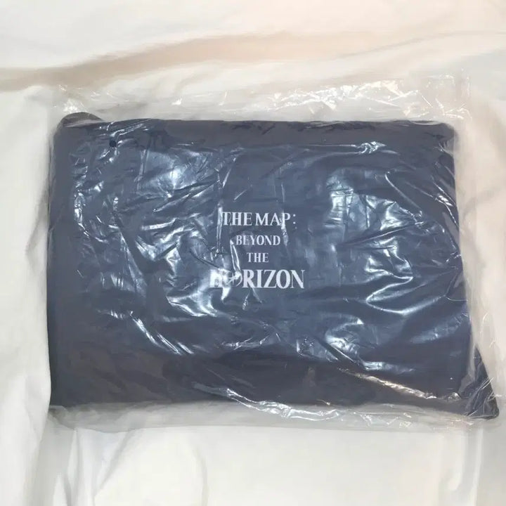 [BUNJANG] ONF 2026 Concert THE MAP BEYOND THE HORIZON MD Blanket Pouch Set / 온앤오프 ONF 2026 콘서트 MD 담요 파우치 세트 양도해요