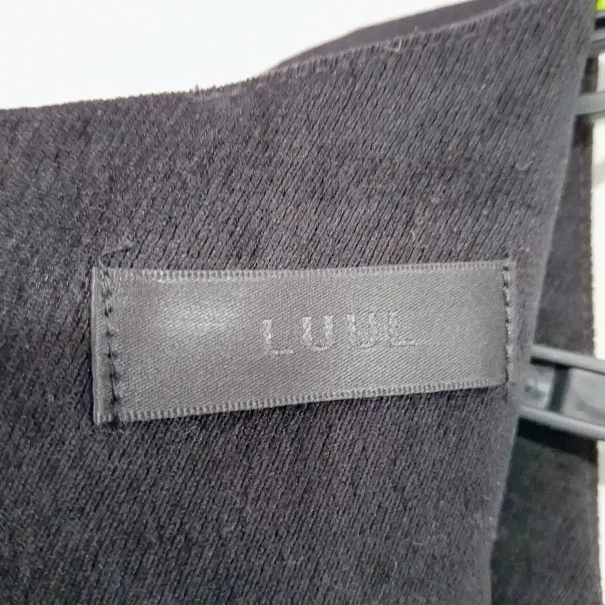 [SOLD OUT] 새상품급 LUUV 블랙 원피스 6677
