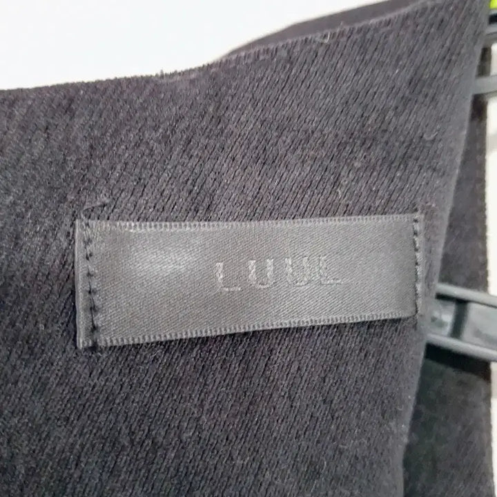 [SOLD OUT] 새상품급 LUUV 블랙 원피스 6677