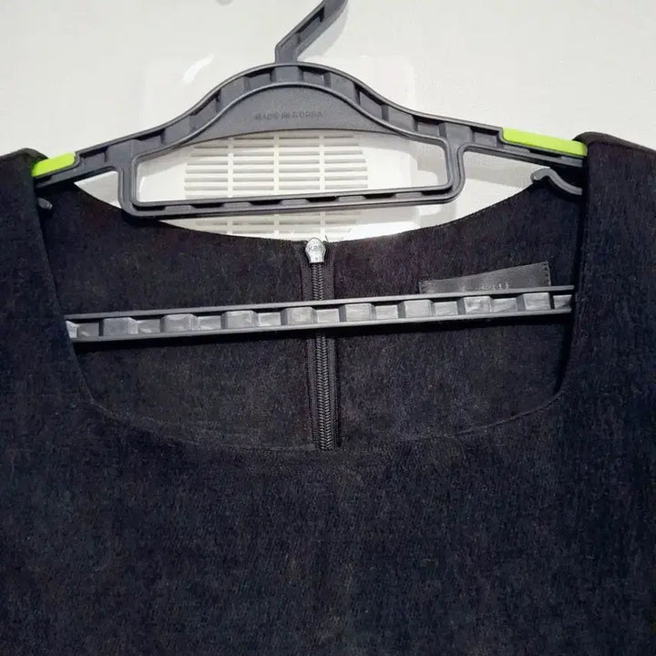 [SOLD OUT] 새상품급 LUUV 블랙 원피스 6677