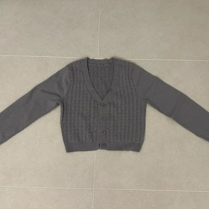 [BUNJANG] C'est Moi Adieu Cardigan / (s size) 쎄무아듀 가디건