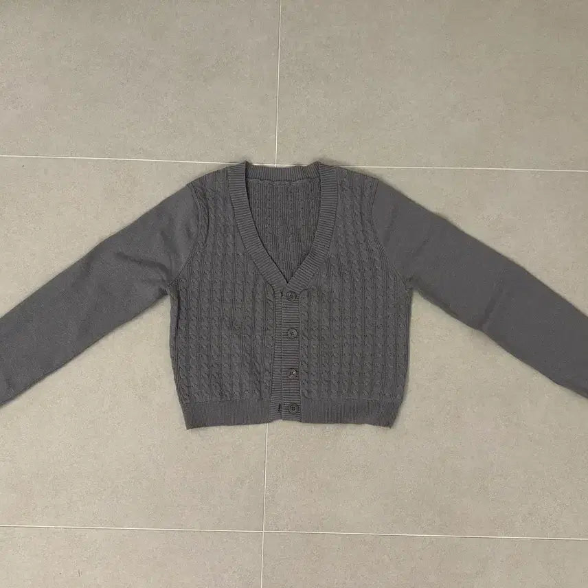 [BUNJANG] C'est Moi Adieu Cardigan / (s size) 쎄무아듀 가디건