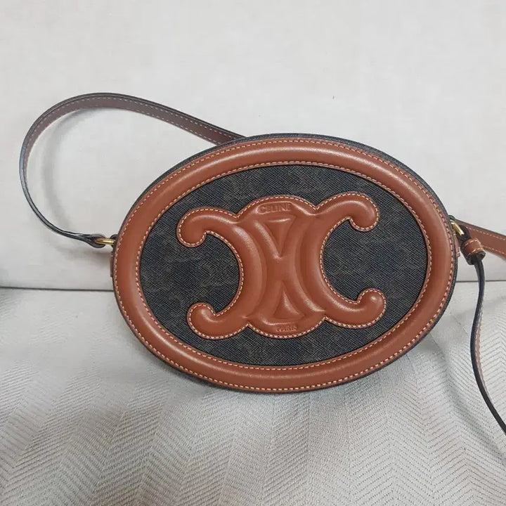 [BUNJANG] Celine Triomphe Oval Bag Large Triomphe Canvas and Calfskin / 셀린느 퀴르 트리옹프 오벌백 라지  트리옹프 캔버스 카프스킨 정품