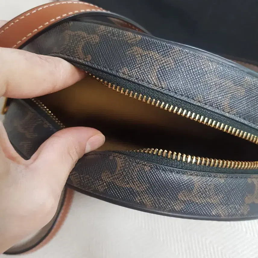 [BUNJANG] Celine Triomphe Oval Bag Large Triomphe Canvas and Calfskin / 셀린느 퀴르 트리옹프 오벌백 라지  트리옹프 캔버스 카프스킨 정품