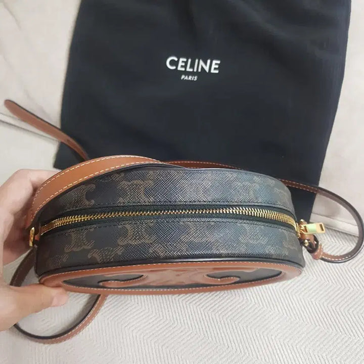 [BUNJANG] Celine Triomphe Oval Bag Large Triomphe Canvas and Calfskin / 셀린느 퀴르 트리옹프 오벌백 라지  트리옹프 캔버스 카프스킨 정품