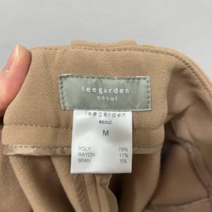 [BUNJANG] Unbranded Beige Trousers 30-inch / 금장 버튼 포인트 베이지색 바지 새상품 30인치