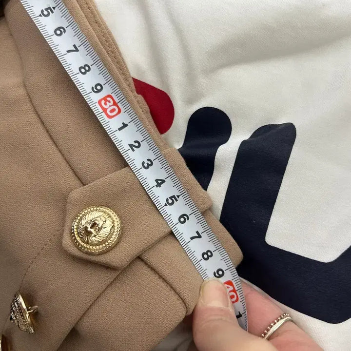 [BUNJANG] Unbranded Beige Trousers 30-inch / 금장 버튼 포인트 베이지색 바지 새상품 30인치