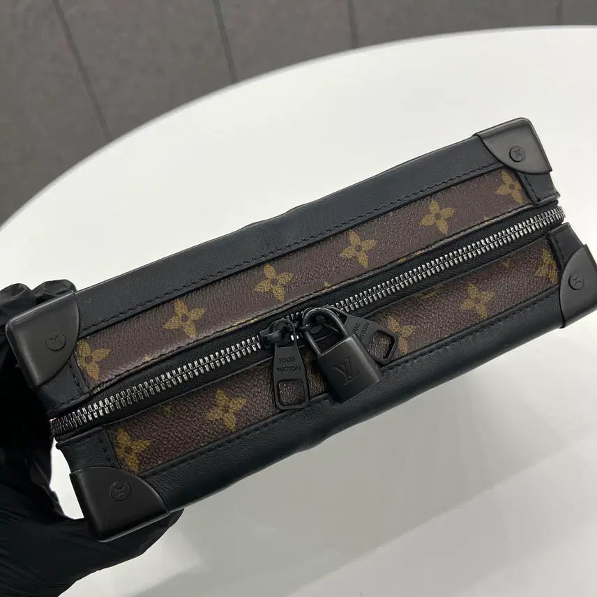[BUNJANG] AB2 Louis Vuitton Virgil Abloh Monogram Soft Trunk Crossbody Bag / AB2 / 루이비통 버질아블로 모노그램 소프트트렁크 크로스백