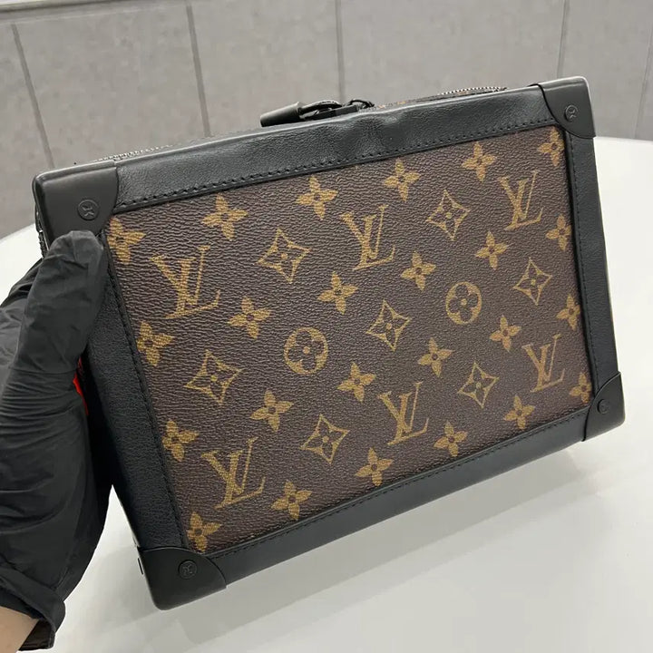 [BUNJANG] AB2 Louis Vuitton Virgil Abloh Monogram Soft Trunk Crossbody Bag / AB2 / 루이비통 버질아블로 모노그램 소프트트렁크 크로스백