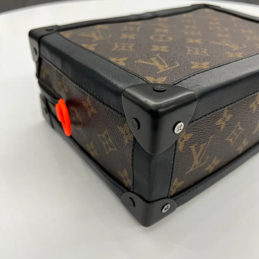 [BUNJANG] AB2 Louis Vuitton Virgil Abloh Monogram Soft Trunk Crossbody Bag / AB2 / 루이비통 버질아블로 모노그램 소프트트렁크 크로스백