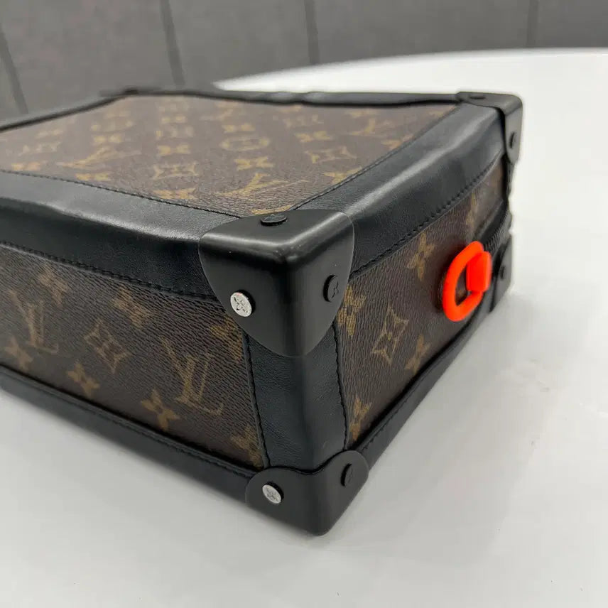 [BUNJANG] AB2 Louis Vuitton Virgil Abloh Monogram Soft Trunk Crossbody Bag / AB2 / 루이비통 버질아블로 모노그램 소프트트렁크 크로스백